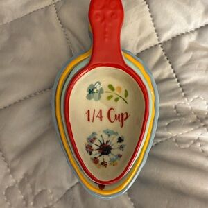 The Pioneer Woman 4pc Porcelain Measuring Cups